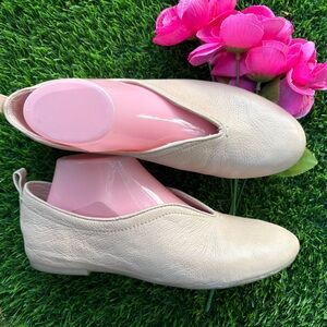 LUCCA LANE BAYLA LIGHT TAN GENUINE SOFT LEATHER FLATS HEEL TAB GUC 9M
